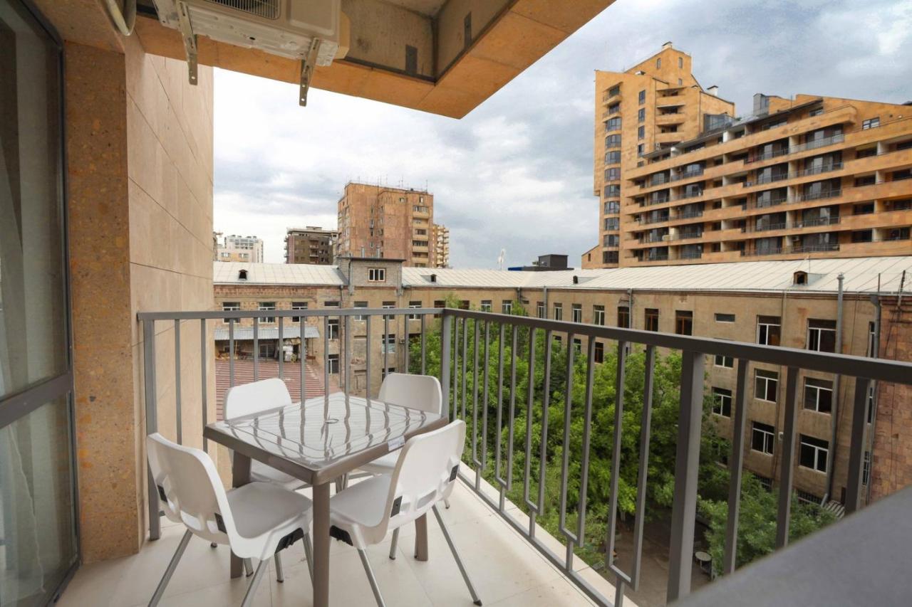 Stay Inn Apartments On Amiryan 26/4 Jerevan Exteriör bild